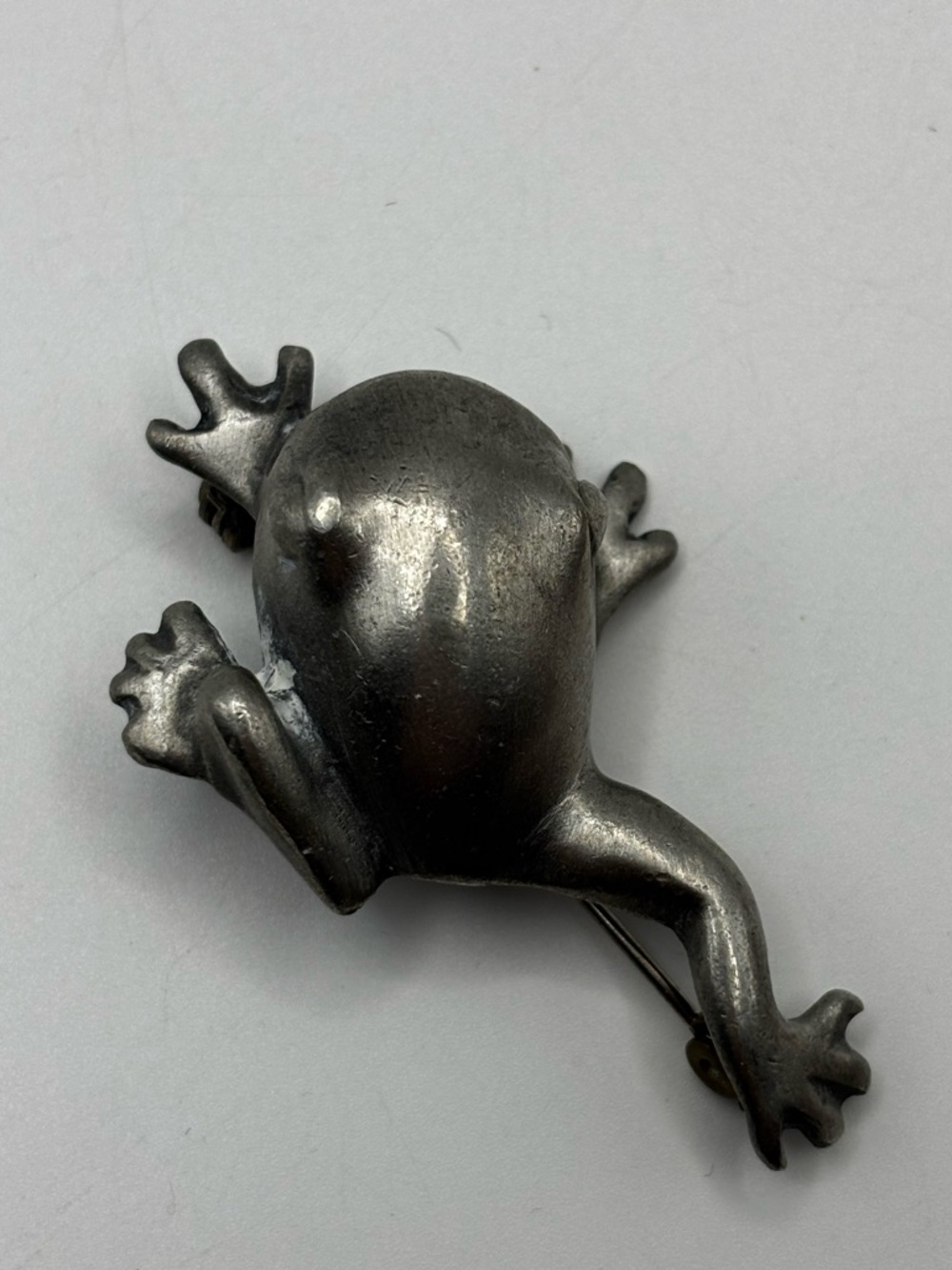 Frog Brooch - Picture 3 of 14